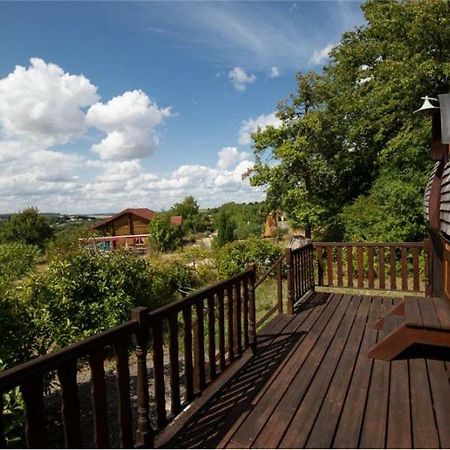 Le Chalet du Chemin et sa Roulotte Berviller-en-Moselle Extérieur photo