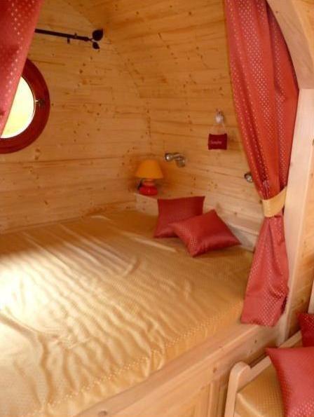 Le Chalet du Chemin et sa Roulotte Berviller-en-Moselle Chambre photo