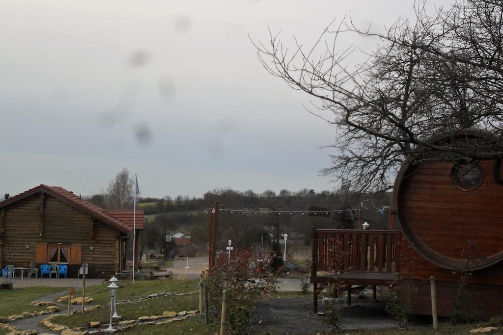 Le Chalet du Chemin et sa Roulotte Berviller-en-Moselle Extérieur photo