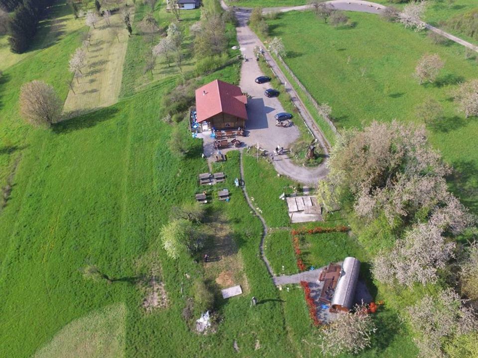 Le Chalet du Chemin et sa Roulotte Berviller-en-Moselle Extérieur photo